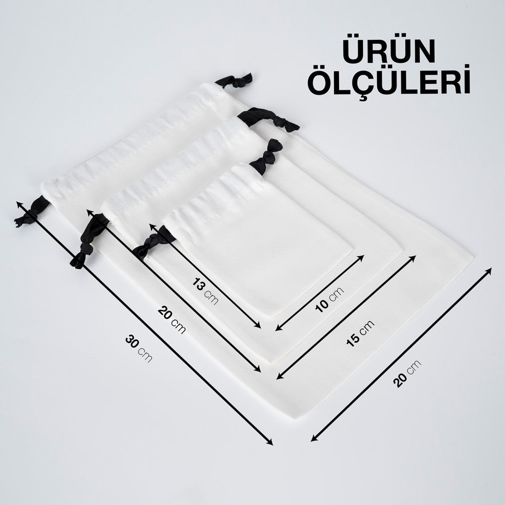 Takı ve aksesuarlarınızı şık bir şekilde sunabileceğiniz siyah ipli hediye kesesi.