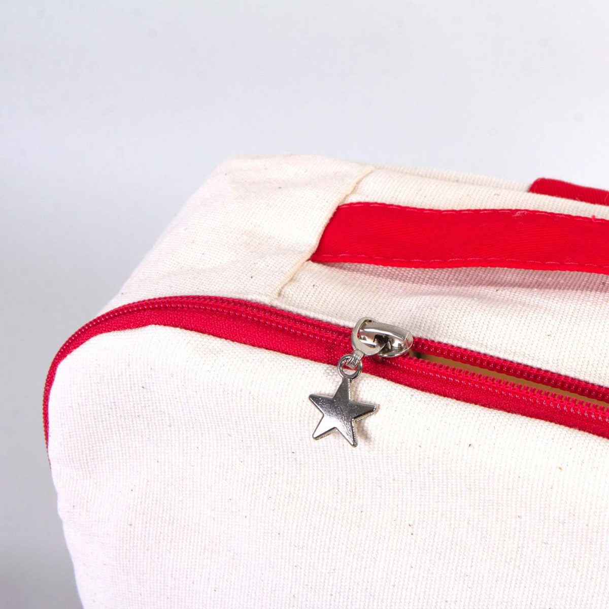 25x32x10 cm Kırmızı Renk VIP Kanvas Sırt Modeli - Bayram Çantası