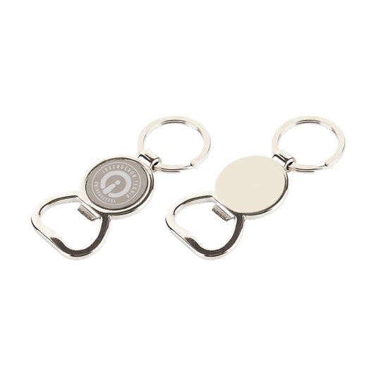 rom renkli, yuvarlak gövdeli tek taraflı metal anahtarlık; bir yüzü düz, diğer yüzü logo alanlı