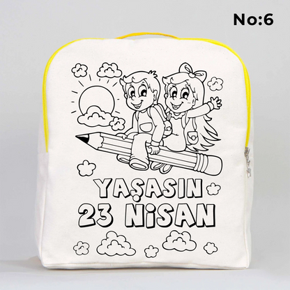 25x32x10 cm krem renkli sarı fermuar detaylı çocuk sırt çantası üzerinde boyamaya uygun, Türk bayrağı tutan çocuk figürleri ve “23 Nisan Kutlu Olsun!” yazılı siyah beyaz baskı