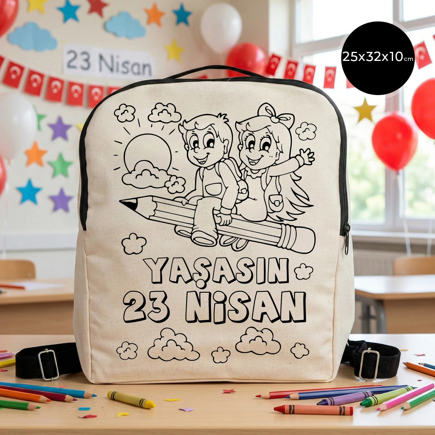 25x32x10 cm krem renkli siyah fermuar ve askı detaylı çocuk sırt çantası üzerinde boyamaya uygun “Yaşasın 23 Nisan” yazılı, kalem üstünde oturan çocuk illüstrasyonlu siyah beyaz baskı