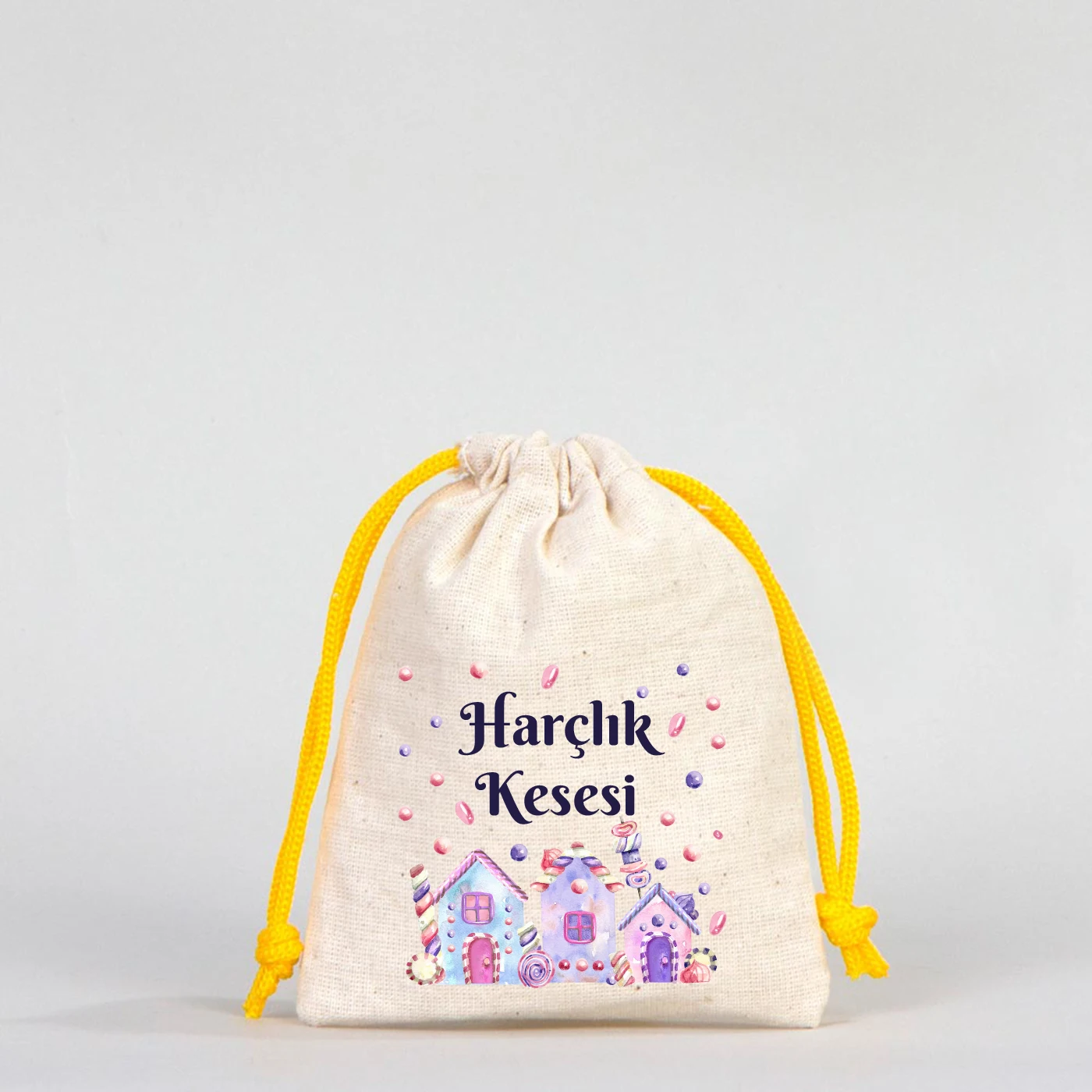 Sarı büzgülü ipli pamuk bez harçlık kesesi, renkli şeker evleri desenli “Harçlık Kesesi” yazılı çocuklara özel bayram kesesi
