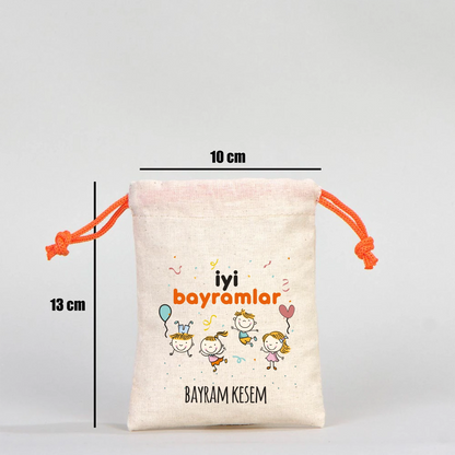 10x13 cm ölçülerinde, turuncu ipli pamuk bez bayram harçlık kesesi, çocuk figürlü “İyi Bayramlar – Bayram Kesem” yazılı tasarım