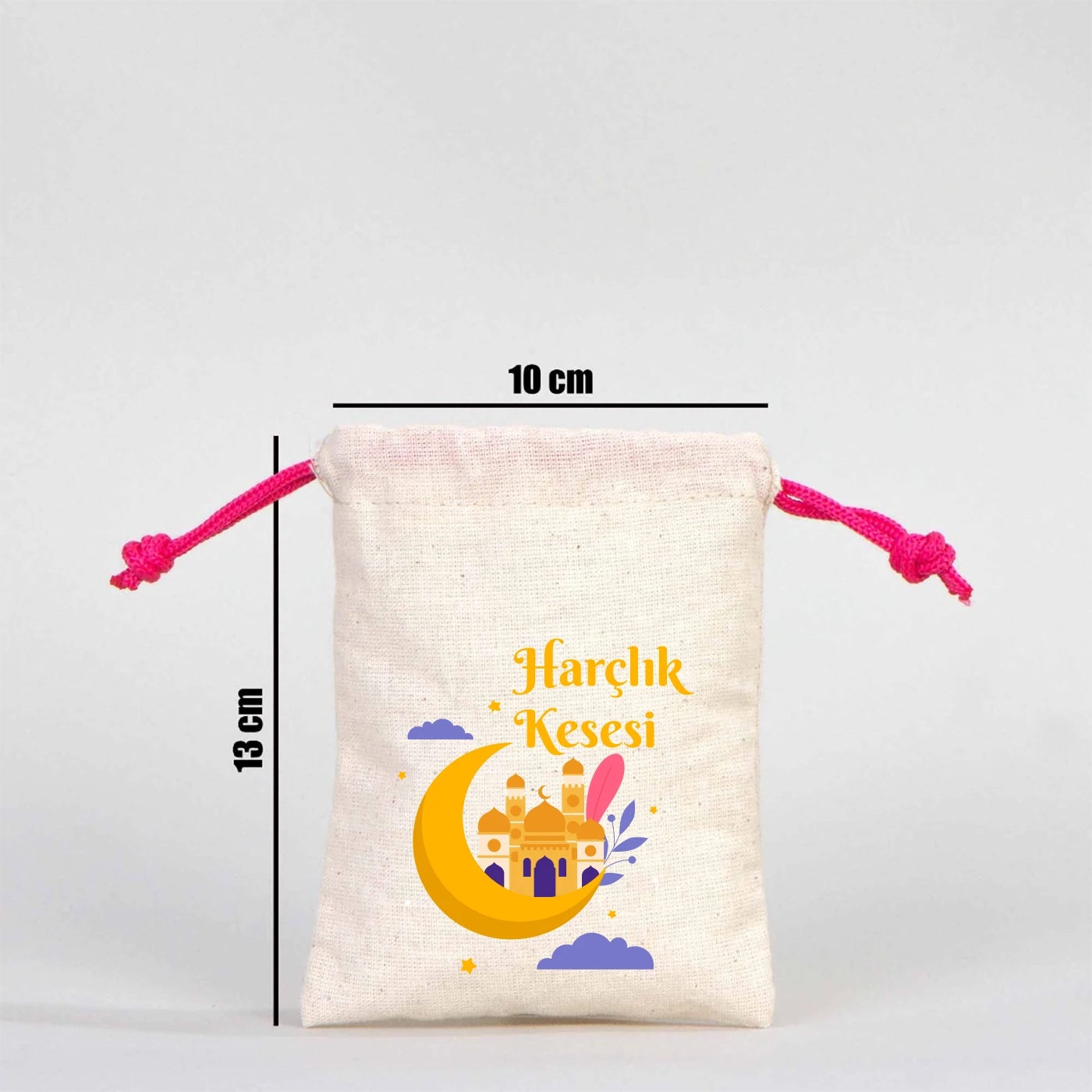 10 cm genişlik ve 13 cm yükseklik ölçülerine sahip, fuşya ipli, pamuk bez bayram harçlık kesesi ölçü gösterimi