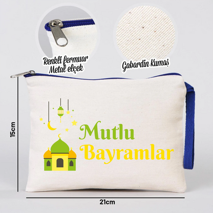 21x15 cm krem renk kanvas clutch çanta; lacivert fermuar ve lacivert bilek askısı detaylı. Ön yüzünde renkli “Mutlu Bayramlar” yazısı, şeker ve balon illüstrasyonları yer alıyor. Ürün, Bayram hediyesi ve harçlık şeker sunumu için uygun, içi fermuarlı çok amaçlı küçük çanta.