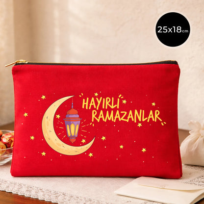 25x18 cm kırmızı kanvas clutch çanta, siyah fermuarlı, hilal ve fener desenli “Hayırlı Ramazanlar” baskılı
