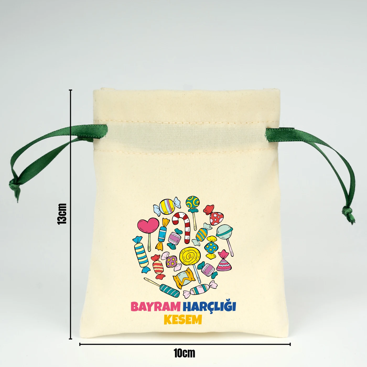 10x13 cm ölçülerinde, yeşil büzgü ipli, cami ve ay figürlü Harçlık Kesesi baskılı bez harçlık kesesi