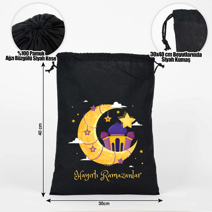 30x40 cm siyah büzgülü bez kese, ay-yıldız fener desenli “Hayırlı Ramazanlar” yazılı Ramazan kesesi