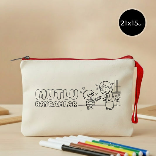 21x15 cm kırmızı fermuarlı boyanabilir clutch; ham bez kumaş üzerine “Mutlu Bayramlar” yazısı ve bayramlaşan çocuk–büyükanne çizgi illüstrasyonu baskılı, bilek askılı, bayram harçlık kesesi, kalemlik ve günlük küçük aksesuar çantası olarak kullanılabilen bez kese.