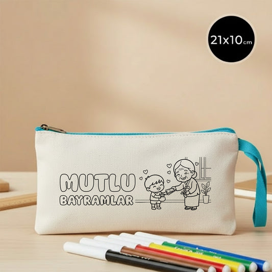 21x10 cm turkuaz fermuarlı ham bez kalemlik; boyanabilir yüzeyli, elde tutma askılı model üzerinde “Mutlu Bayramlar” yazısı ve çocuk–büyükanne bayramlaşma çizimi bulunan, bayram harçlık kesesi ve kalemlik olarak kullanıma uygun bez kese.