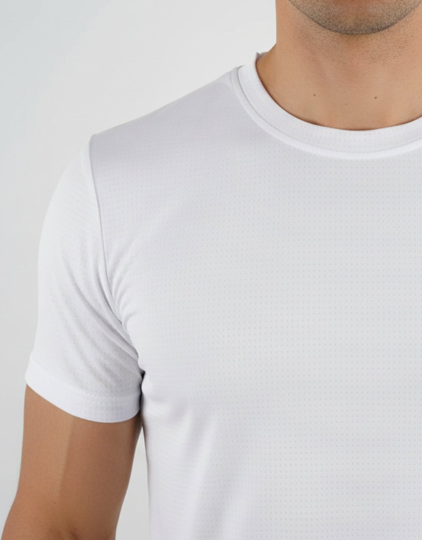 Beyaz Spor Tişört – Baskısız, Toptan Satış, Nefes Alabilir Kumaş
