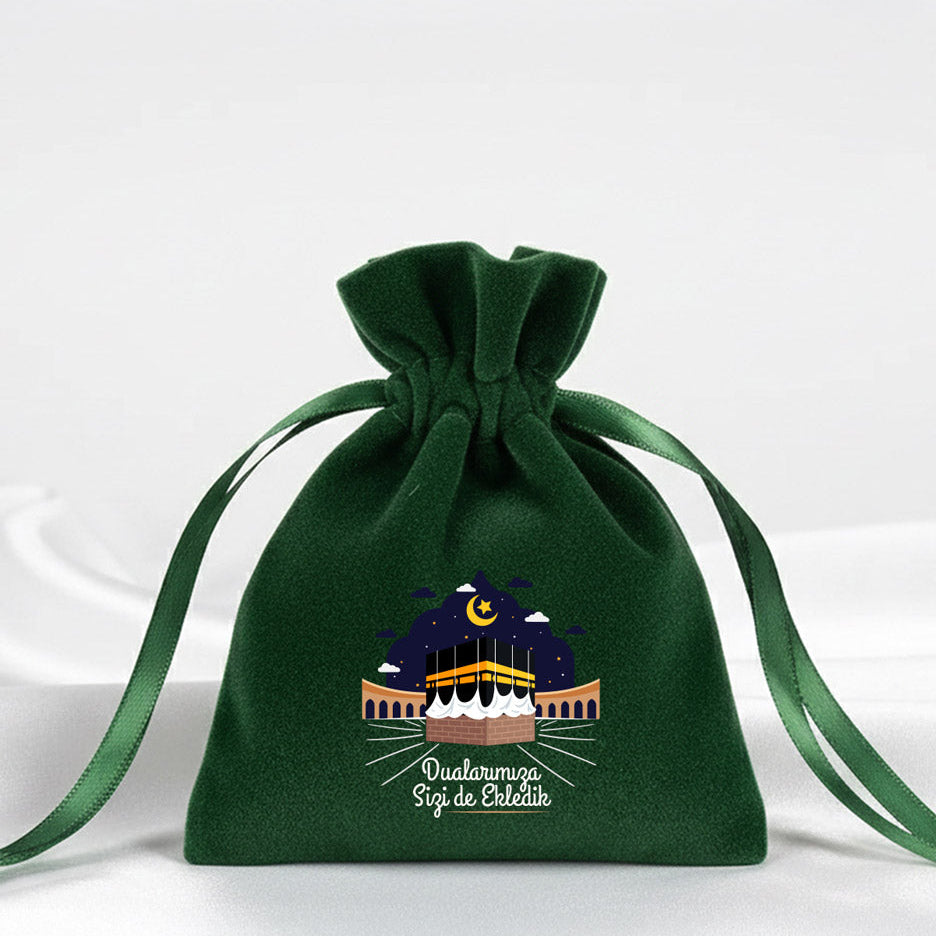 10x13 cm Dualarımıza Sizi de Ekledik | Hac ve Umre Hediyelik Kadife Gül Kese Yeşil